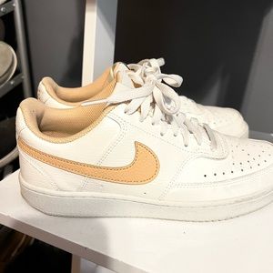 Nike women shoes